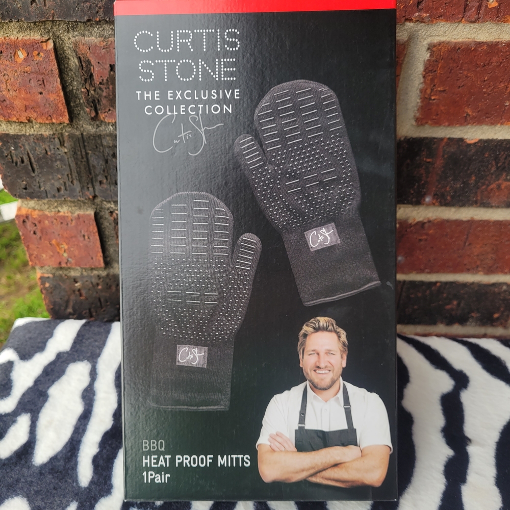 Curtis Stone Heat Proof Mitts